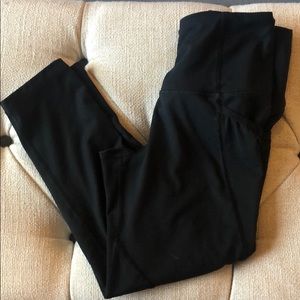 Victoria sport black mesh detail capri leggings